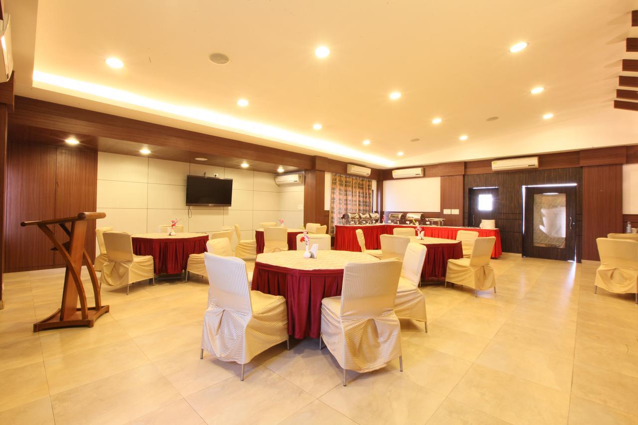 Hotel Rajawas Dibrugarh Exterior foto